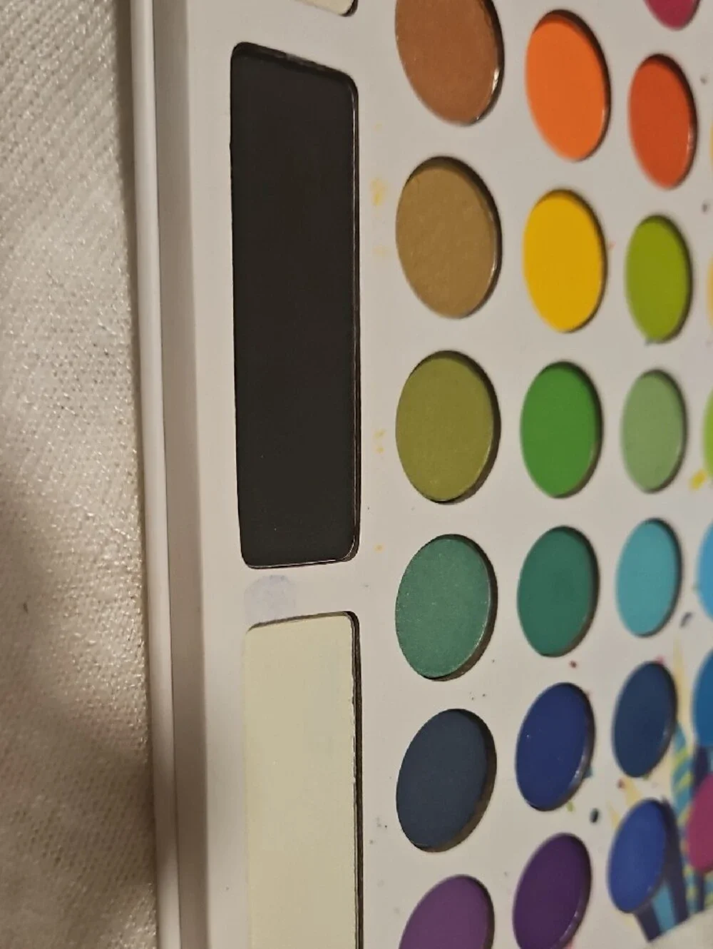 bh Cosmetics Bright Color Eyeshadow Palette - Rainbow Shades